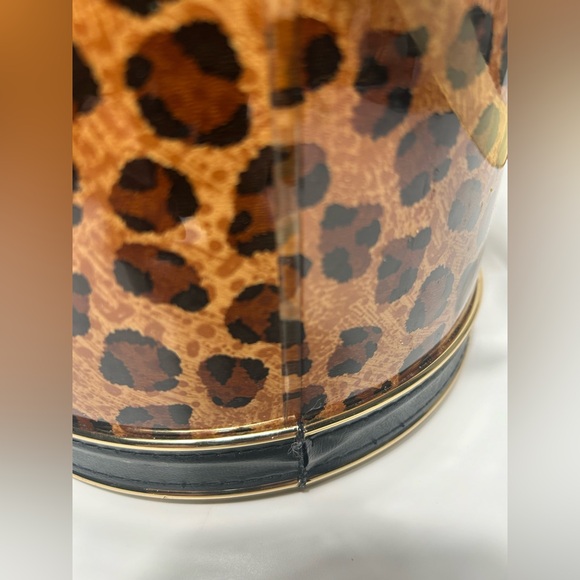 Vtg Mid Century Modern Ice Bucket Retro Leopard Gold Barware
#0305244 - Picture 8 of 16